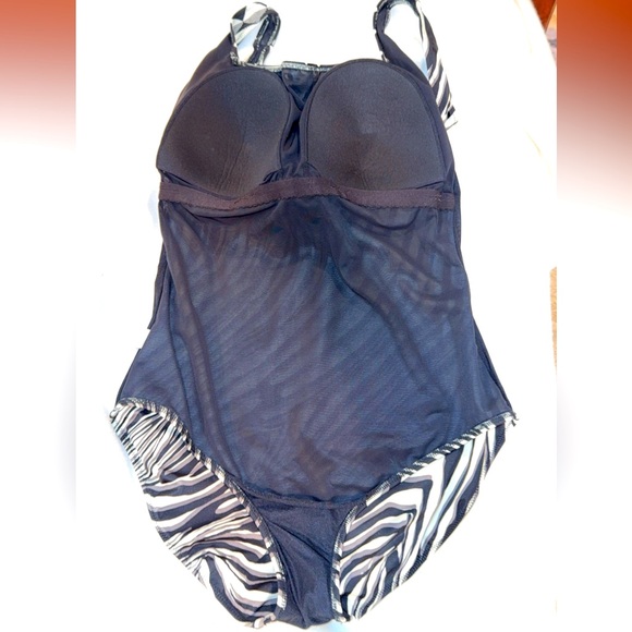 Gottex plus size 20 Black One Piece Built-In Shelf Bra animal print swimsuit - Picture 8 of 8